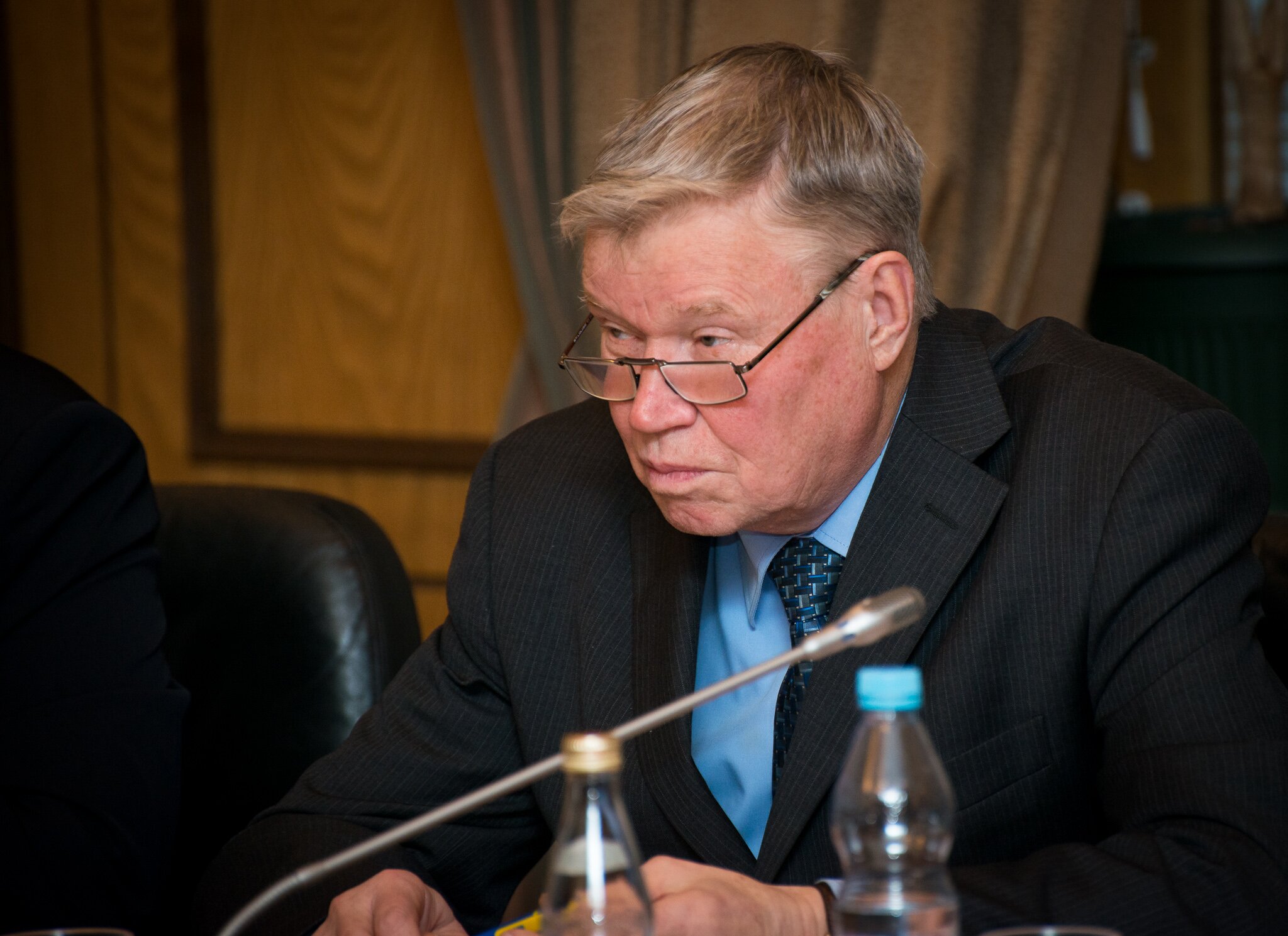 С докладом выступил эксперт Комитета по безопасности и противодействию коррупции Шестаков Валерий Иннокентьевич.